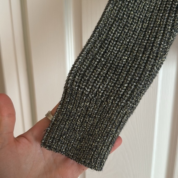 Banana Republic Long Sleeve Sweater - Picture 5 of 6